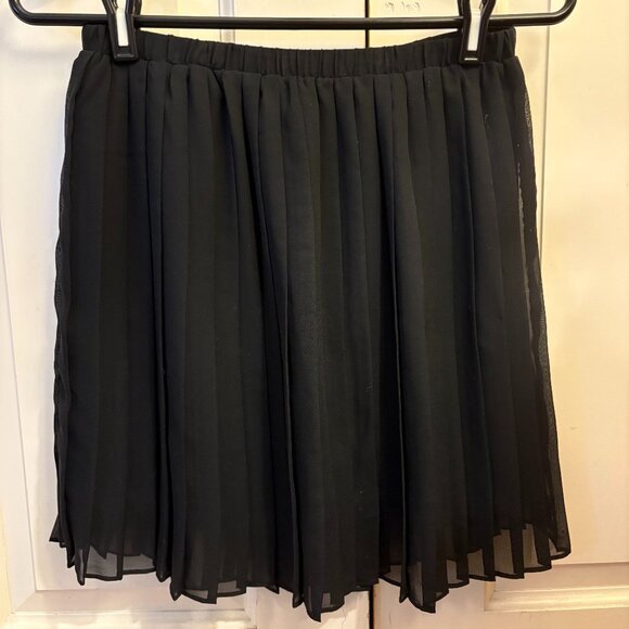 Urban Outfitters Sparkle & Fade Pleated Black Mini Skirt, Size M - Picture 2 of 6